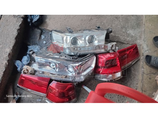 Car lights Lancaster