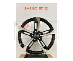 18M219C Rims in cars