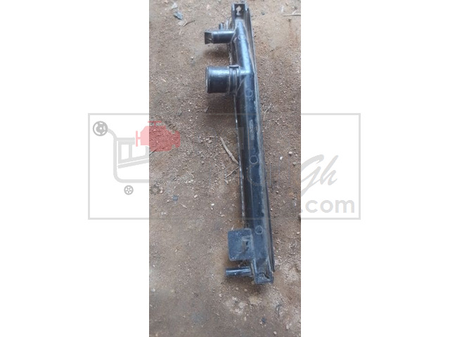 Toyota Rav4 Radiator top cover