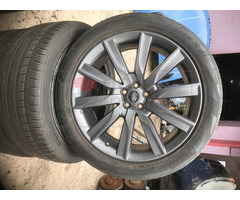 Land Rover wheel set