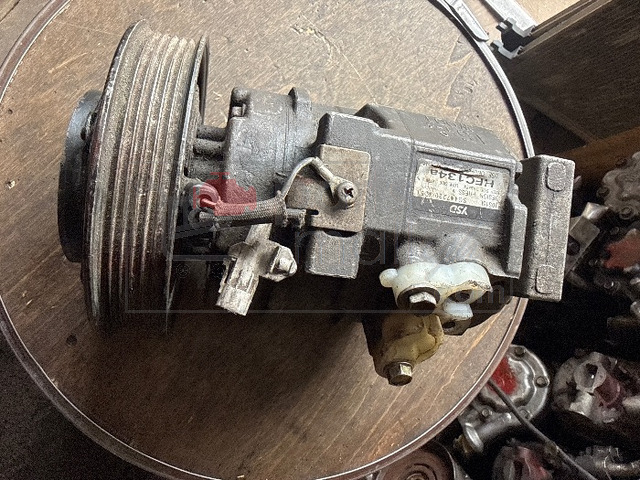 Corolla S AC compressor