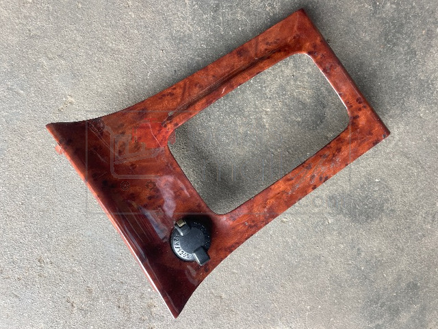 Corolla 2003 gear shifter cover