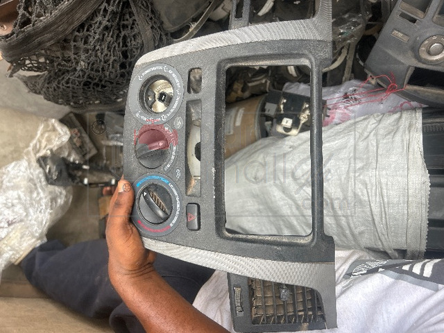 Toyota hilux Ac board