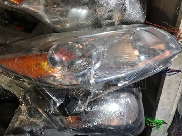 2003-2011 Toyota Matrix Headlight