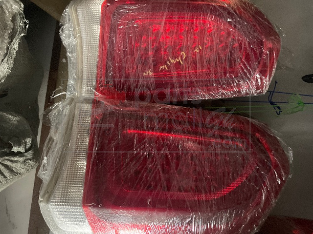 Chrysler 300 Tail light set