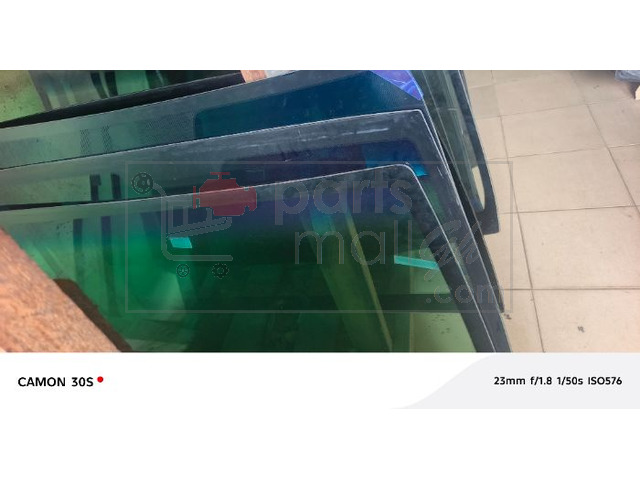 Back windshield for car