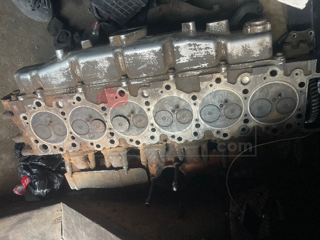 Engine cylinder Head
