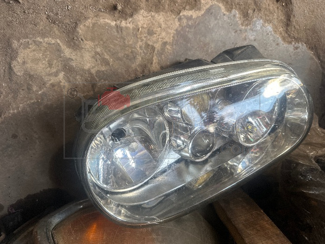 VW Golf 4 Headlight