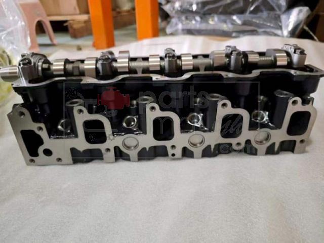 Toyota 5L Hilux Engine Cylinder Head