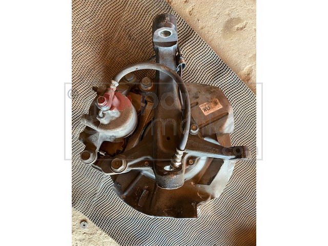 Pair of Used Toyota Pickup Front Hubs