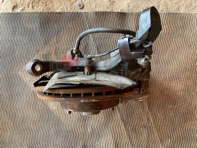 Pair of Used Toyota Pickup Front Hubs