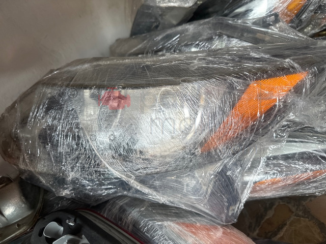 2017 Nissan Rogue headlight