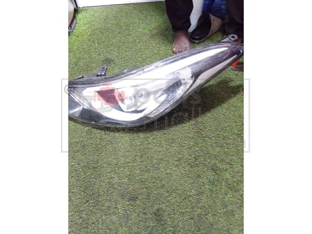 2014–2016 Hyundai Elantra Headlight