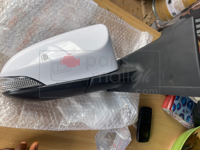 Toyota corolla 2018 side Mirror