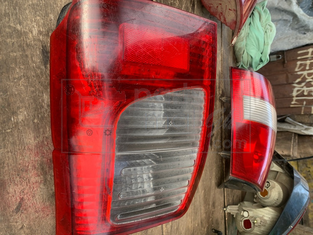 2011–2016 Chrysler Town & Country Tail light