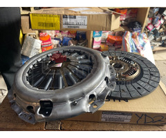Clutch disc and pressure plate